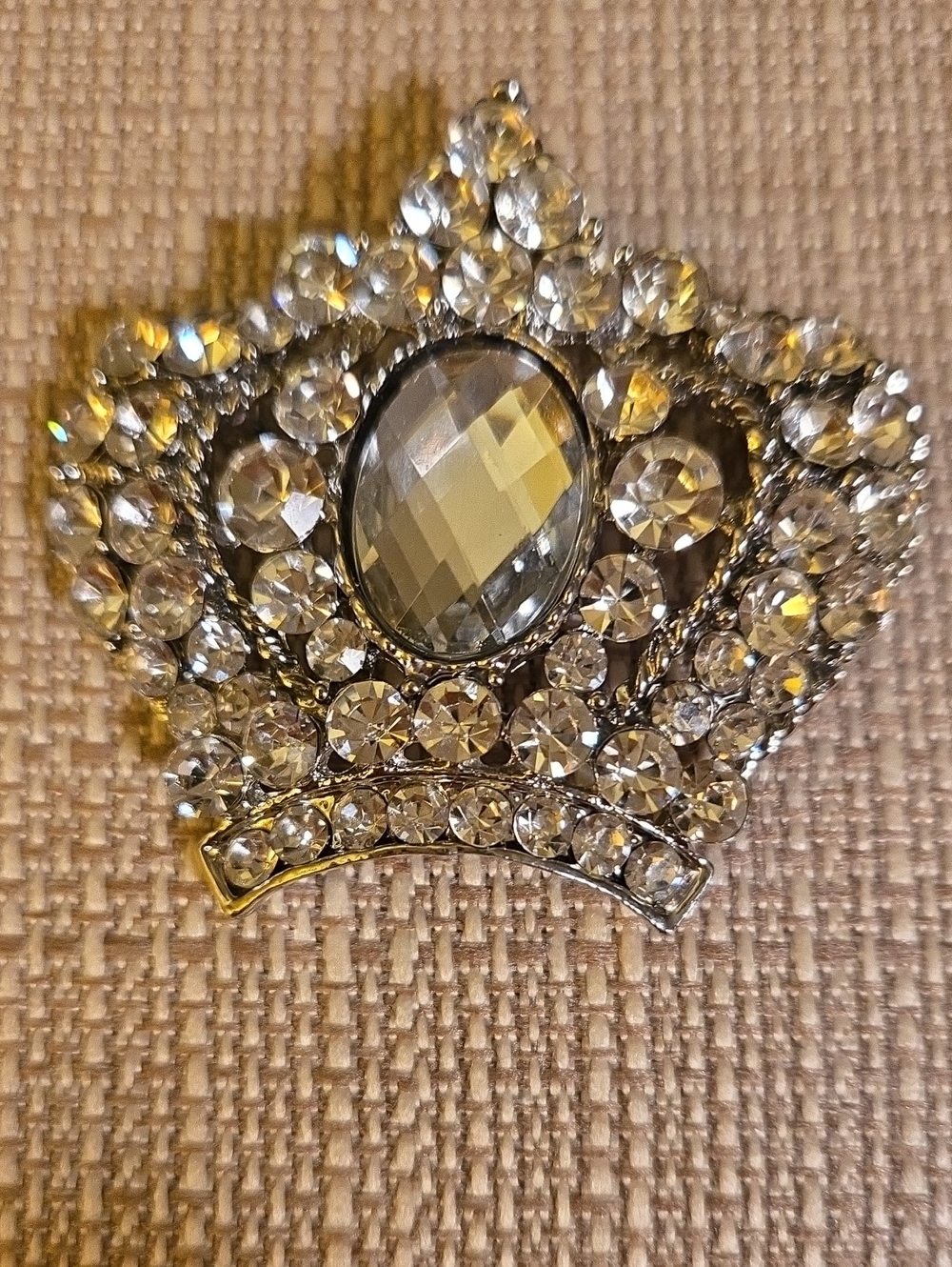 Vintage-Inspired Clear Crystal Crown Brooch